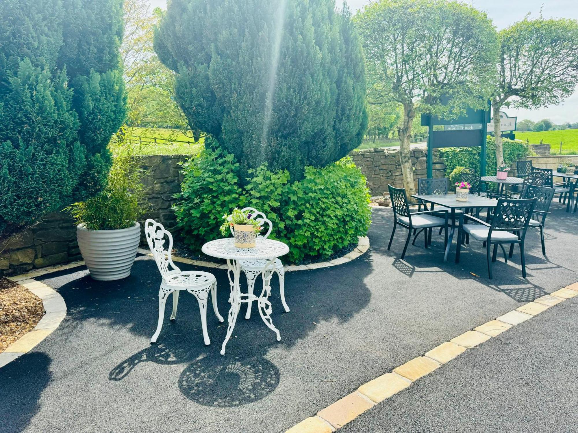 The Old Stone Trough Country Hotel Kelbrook Exterior photo