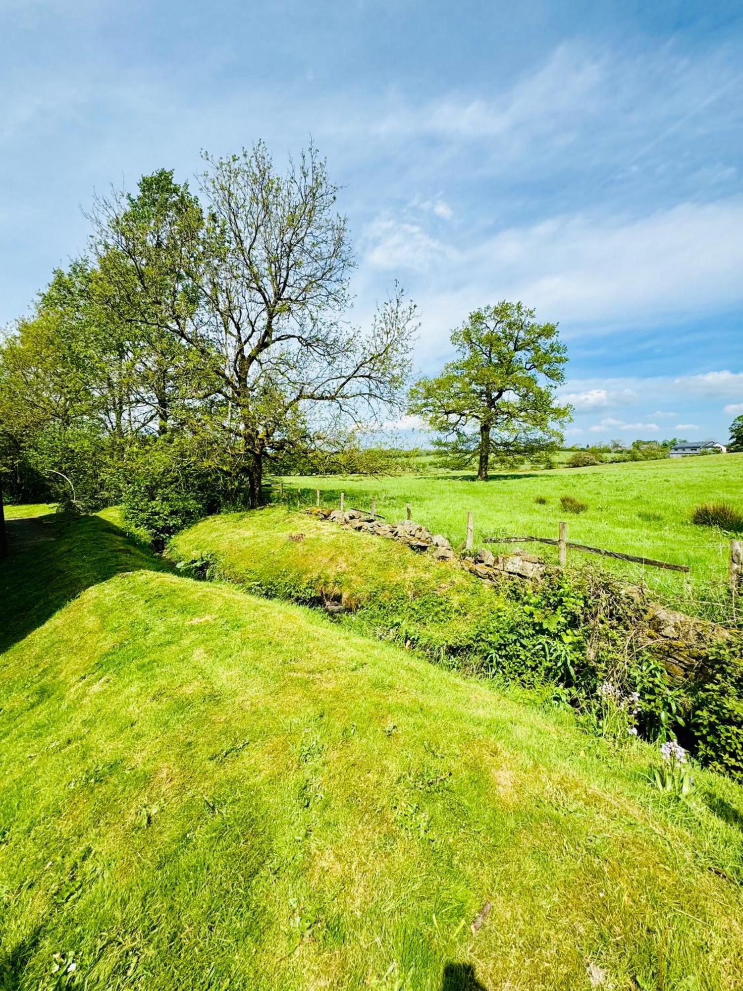 The Old Stone Trough Country Hotel Kelbrook Exterior photo