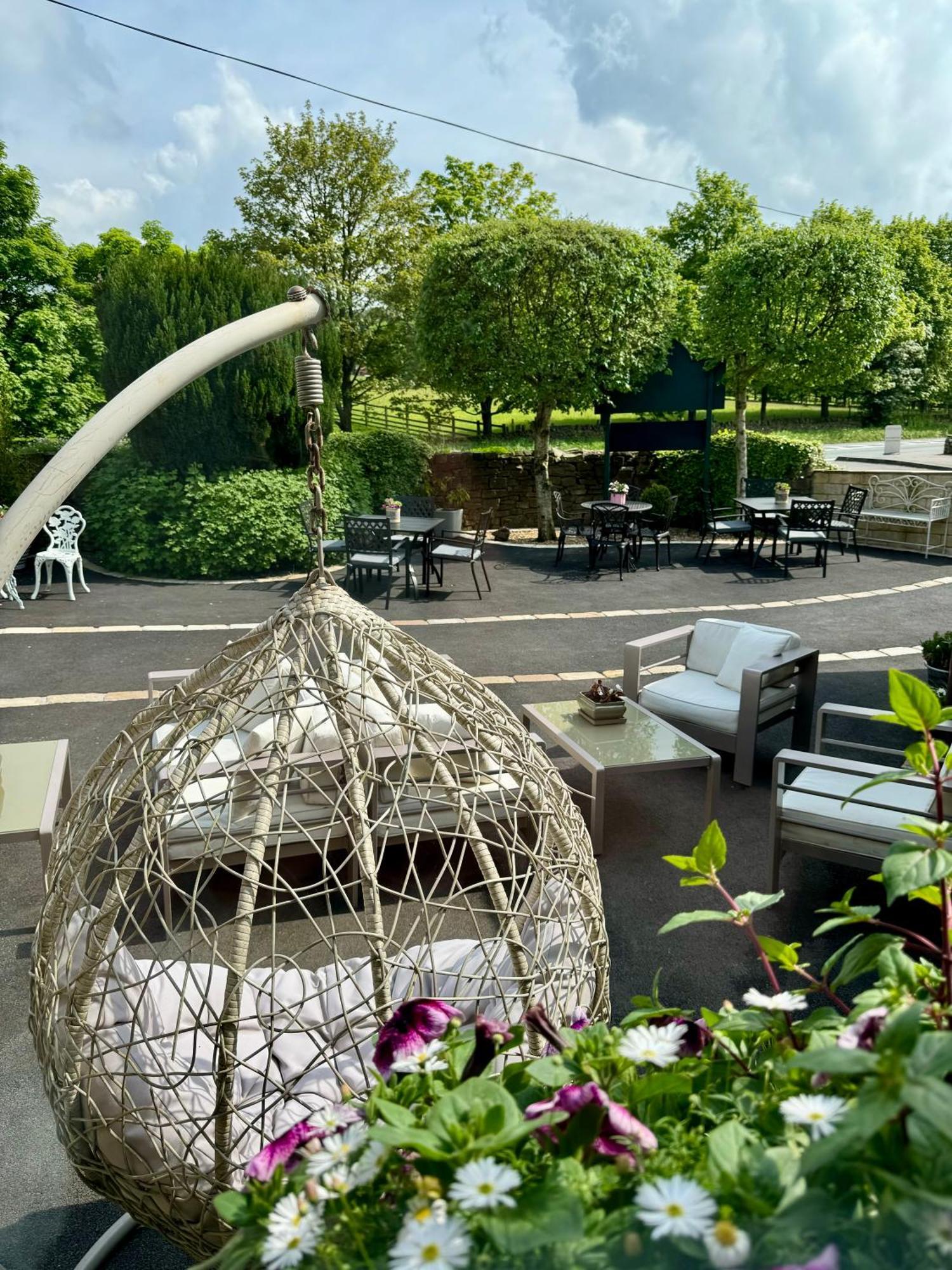 The Old Stone Trough Country Hotel Kelbrook Exterior photo